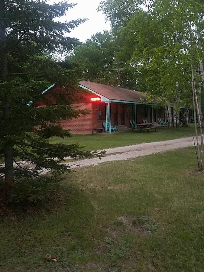 Historic Birch Lodge And Motel Trout Lake Extérieur photo